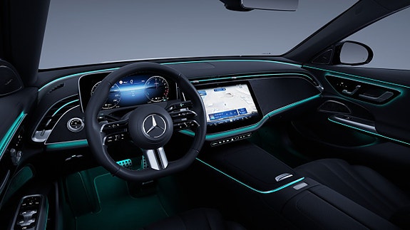 Mercedes-Benz E300 10 of 16