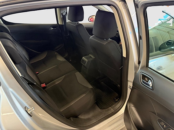 Peugeot 308 17 of 19