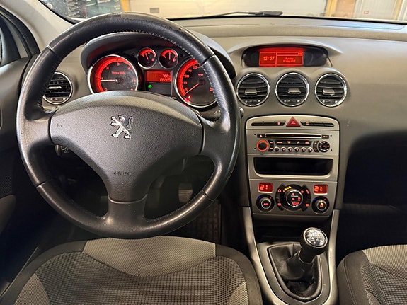 Peugeot 308 14 of 19