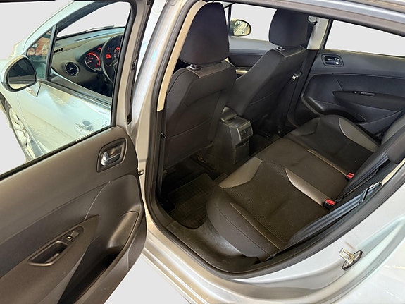 Peugeot 308 13 of 19
