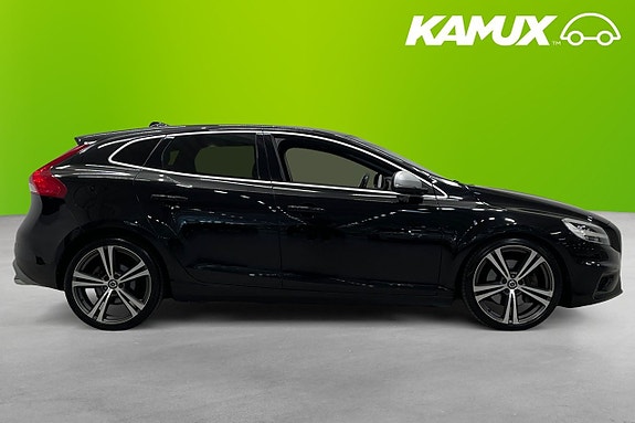 Volvo V40 2 of 5