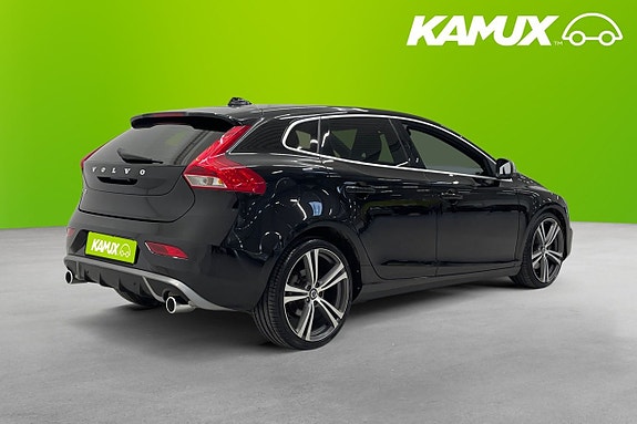 Volvo V40 4 of 5
