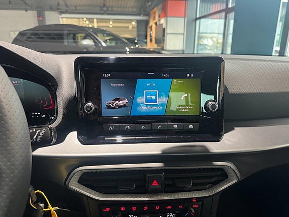 Seat Arona 13 of 17