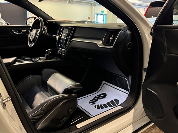 Volvo V60 23 of 30