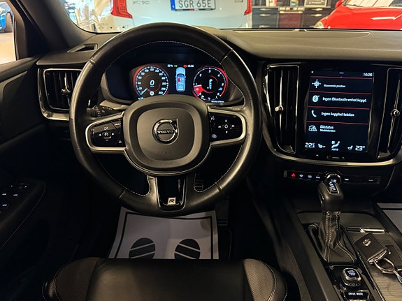 Volvo V60 26 of 30