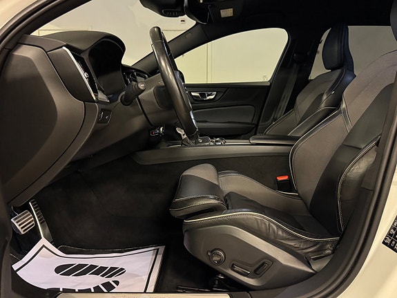 Volvo V60 17 of 30