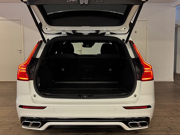 Volvo V60 11 of 30