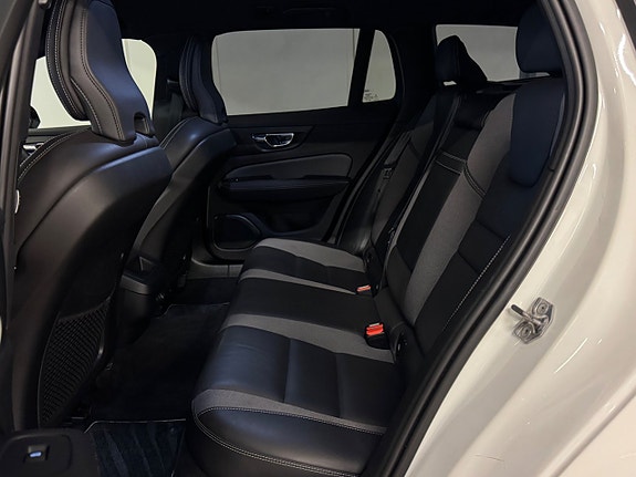 Volvo V60 22 of 30