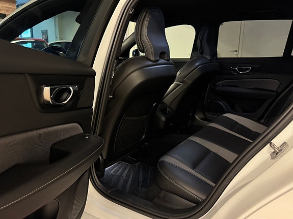 Volvo V60 21 of 30