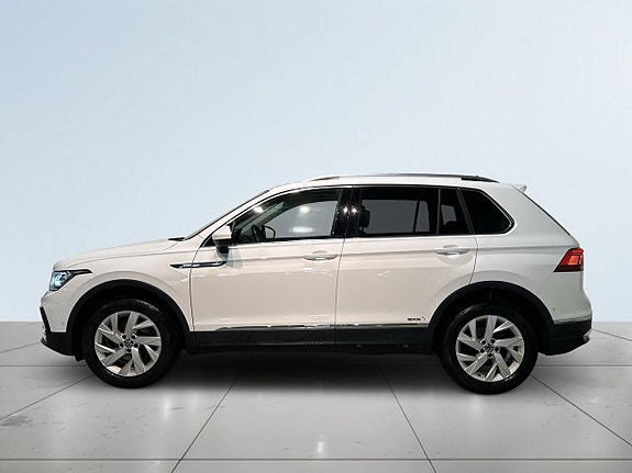 Volkswagen Tiguan 4 of 5