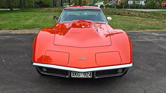 Chevrolet Corvette 6 of 12
