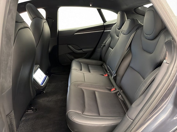 Tesla Model S 29 of 30