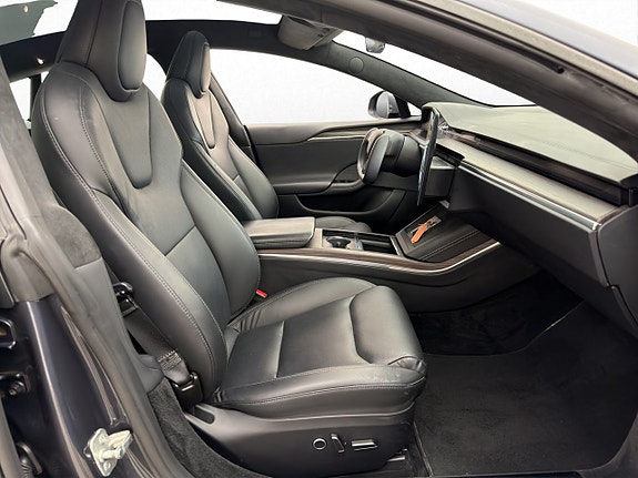 Tesla Model S 30 of 30