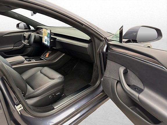 Tesla Model S 29 of 30