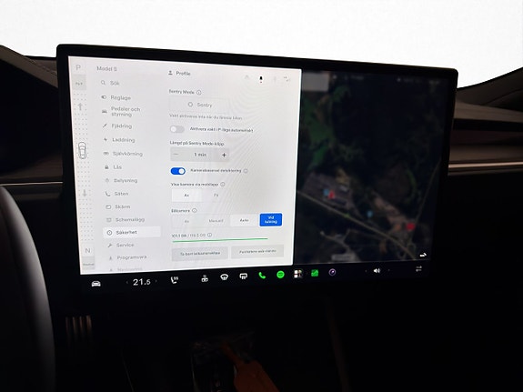 Tesla Model S 25 of 30