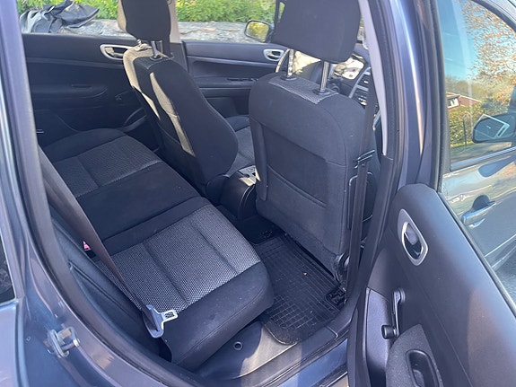 Peugeot 307 2 of 5