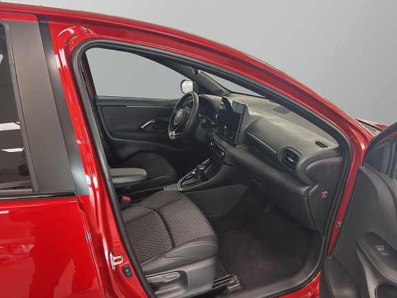 Toyota Yaris 7 of 17