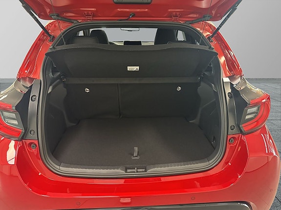 Toyota Yaris 11 of 17