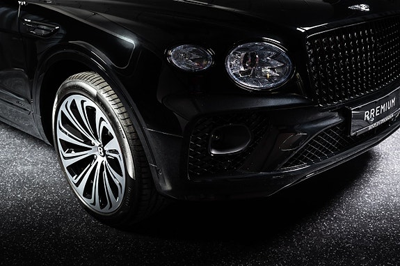 Bentley Bentayga 10 of 23