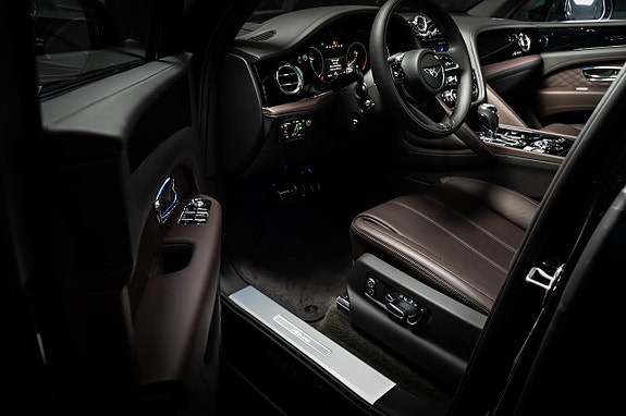 Bentley Bentayga 12 of 23