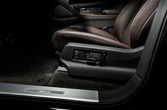 Bentley Bentayga 20 of 23