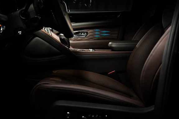 Bentley Bentayga 18 of 23