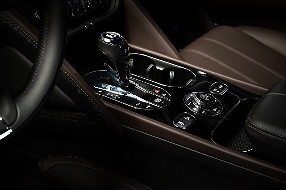 Bentley Bentayga 19 of 23