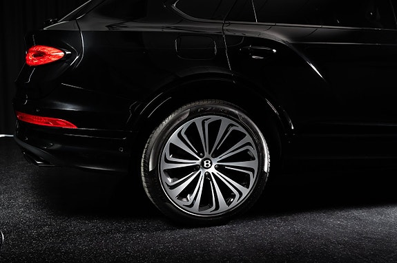 Bentley Bentayga 8 of 23