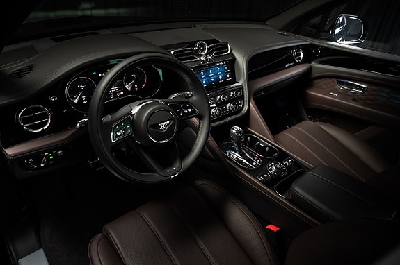 Bentley Bentayga 15 of 23