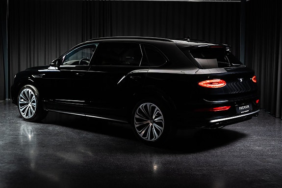 Bentley Bentayga 3 of 5