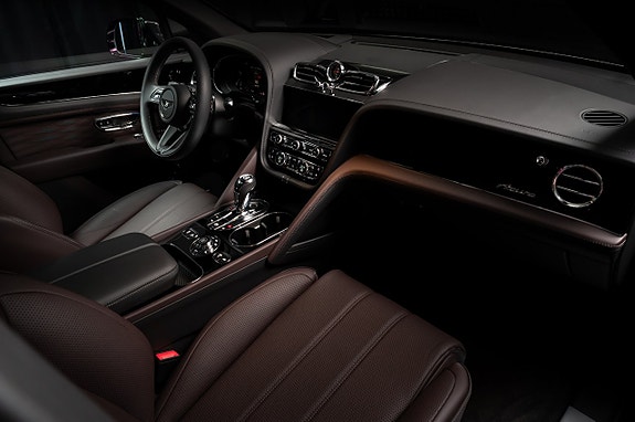 Bentley Bentayga 16 of 23