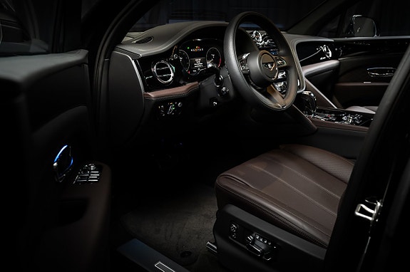 Bentley Bentayga 13 of 23