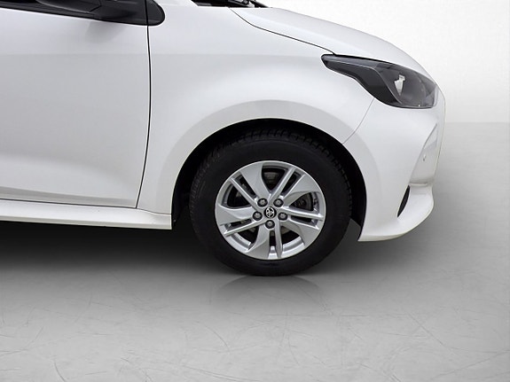 Toyota Yaris 30 of 30