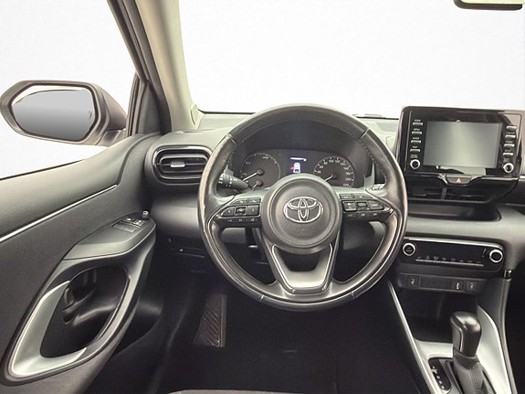 Toyota Yaris 11 of 30