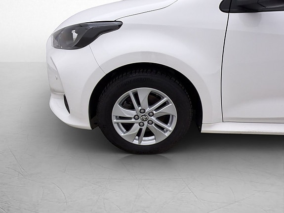 Toyota Yaris 27 of 30