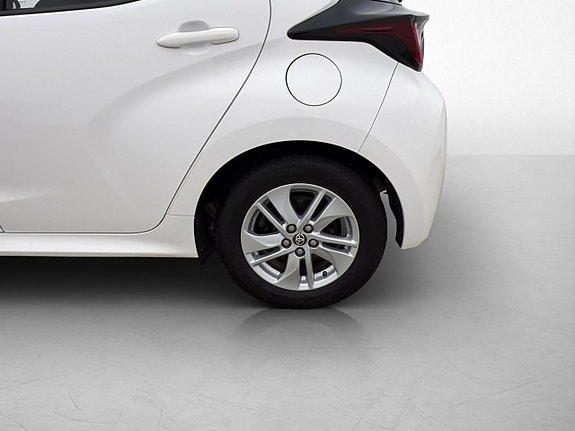 Toyota Yaris 28 of 30