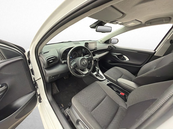 Toyota Yaris 9 of 30