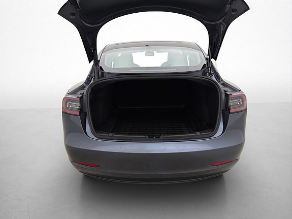 Tesla Model 3 9 of 30