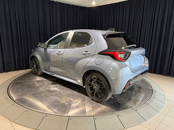 Mazda 2 4 of 12