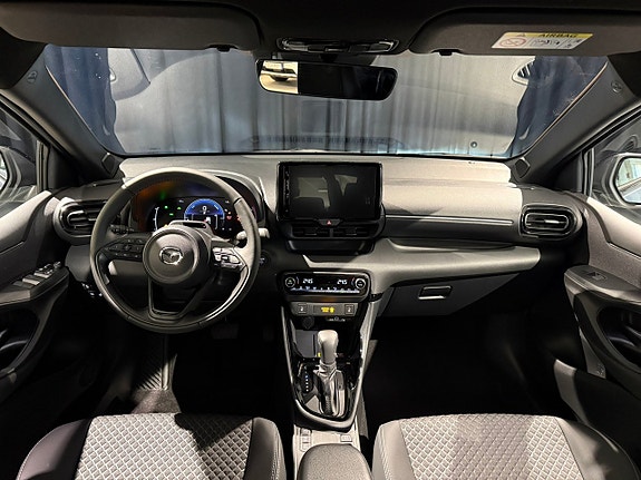 Mazda 2 9 of 12