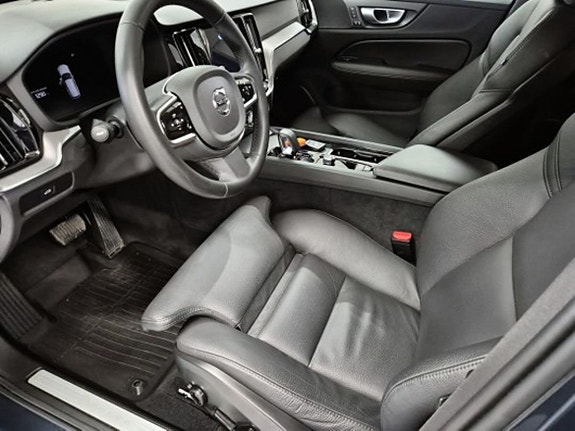 Volvo V60 Cross Country 10 of 12