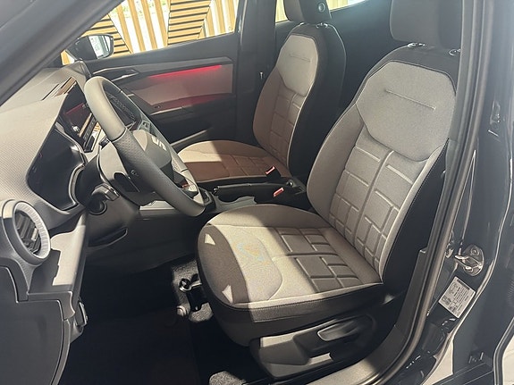 Seat Arona 6 of 17