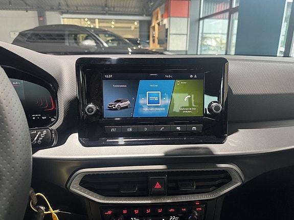 Seat Arona 13 of 17