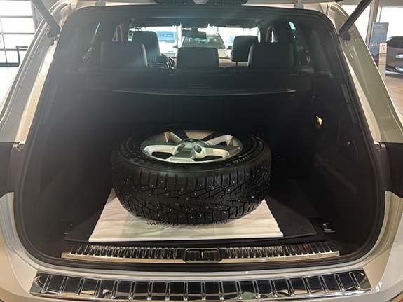 Volkswagen Touareg 14 of 15