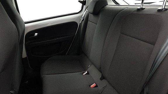 Volkswagen UP! 12 of 15