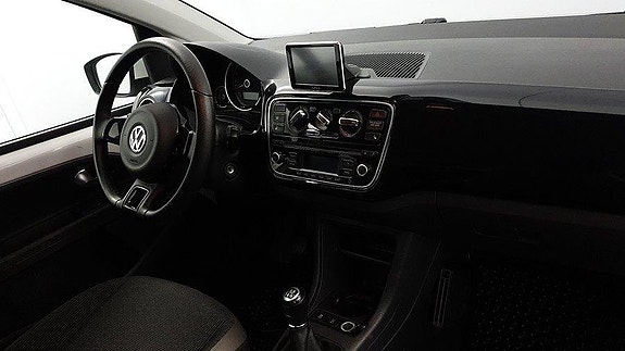 Volkswagen UP! 11 of 15