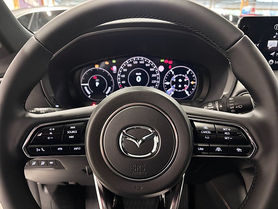 Mazda CX-60 8 of 17