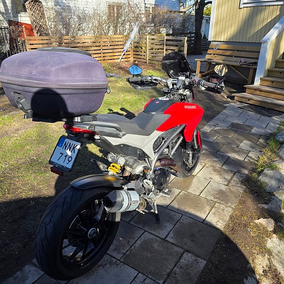 Ducati Hyperstrada 821 5 of 6
