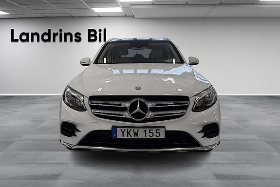Mercedes-Benz GLC350 e 2 of 5