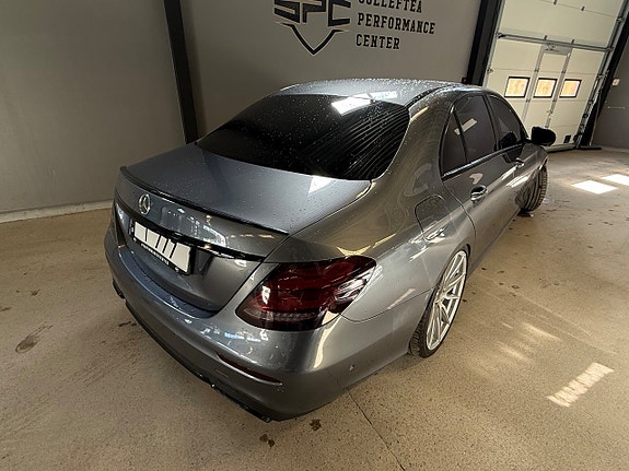 Mercedes-Benz E220 d 8 of 19